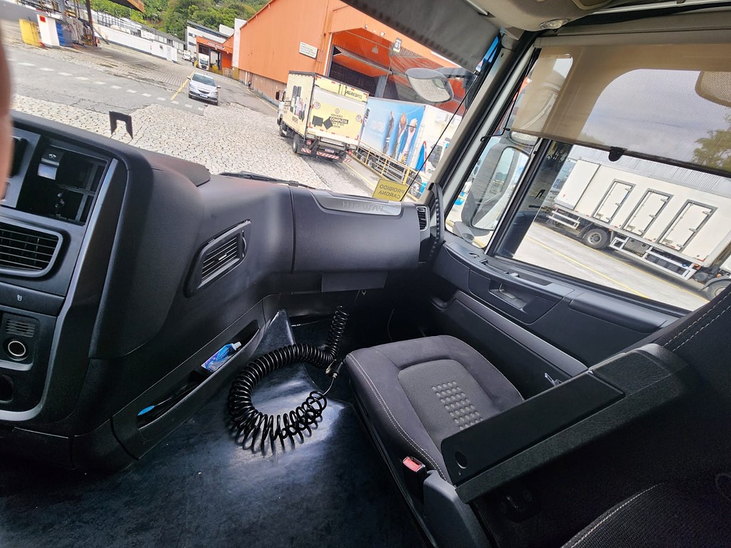 Caminhão IVECO STRALIS 800S48TZ Cavalo Mecânico ANO 2016 de Agricopel Comercio de Derivados de Petróleo LTDA na Santa Catarina