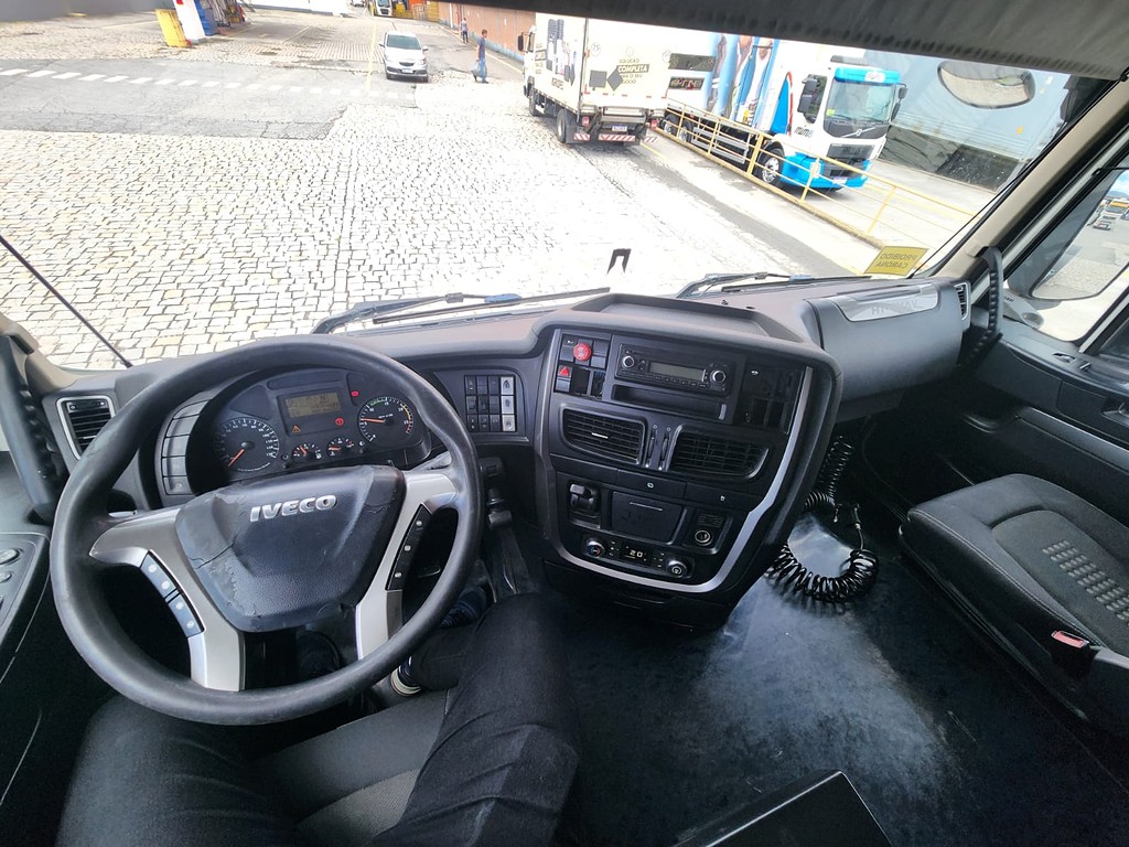 Caminhão IVECO STRALIS 800S48TZ Cavalo Mecânico ANO 2016 de Agricopel Comercio de Derivados de Petróleo LTDA na Santa Catarina