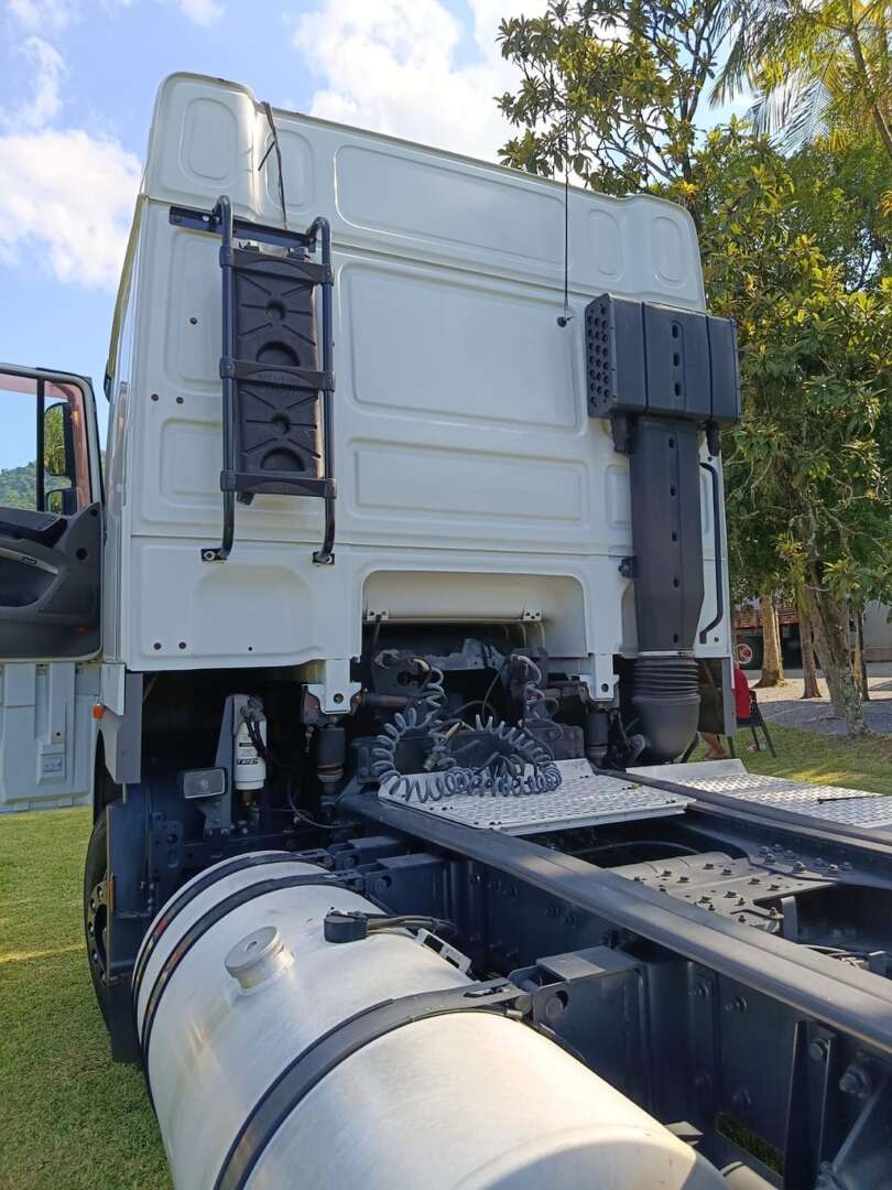 Caminhão DAF XF105 510 Cavalo Mecânico ANO 2016 de Agricopel Comercio de Derivados de Petróleo LTDA na Santa Catarina
