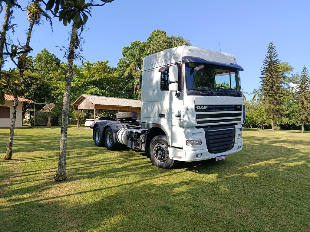 Caminhão DAF XF105 510 Cavalo Mecânico ANO 2016 de Agricopel Comercio de Derivados de Petróleo LTDA na Santa Catarina