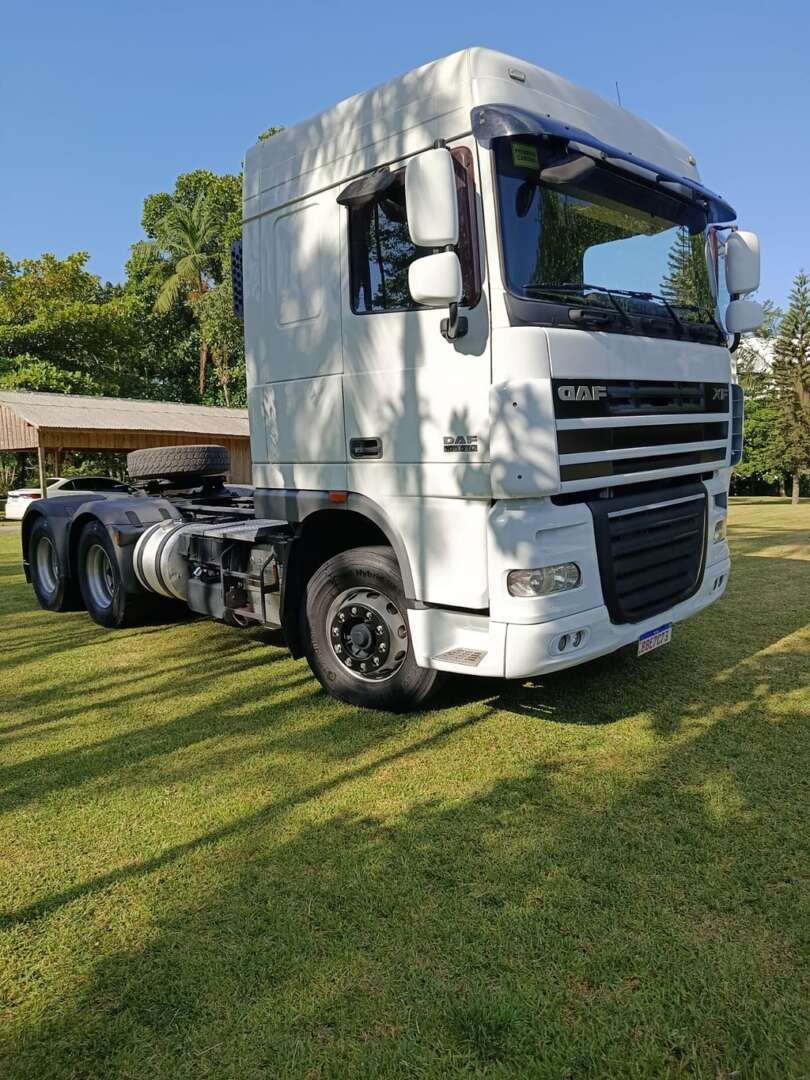 Caminhão DAF XF105 510 Cavalo Mecânico ANO 2016 de Agricopel Comercio de Derivados de Petróleo LTDA na Santa Catarina