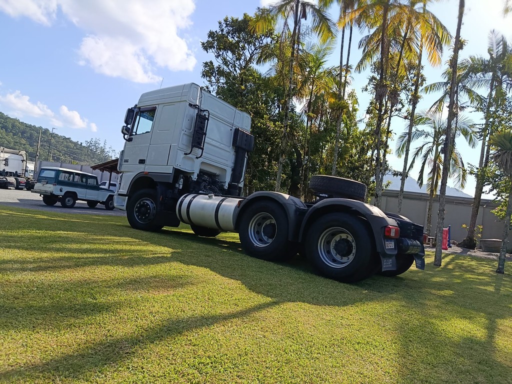 Caminhão DAF XF105 510 Cavalo Mecânico ANO 2016 de Agricopel Comercio de Derivados de Petróleo LTDA na Santa Catarina