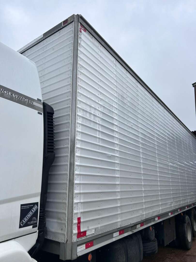 Carreta IMPLEMENTO CAMINHÃO BAÚ Linshalm ANO 2010 1 Eixo de Truck Max Implementos no Paraná