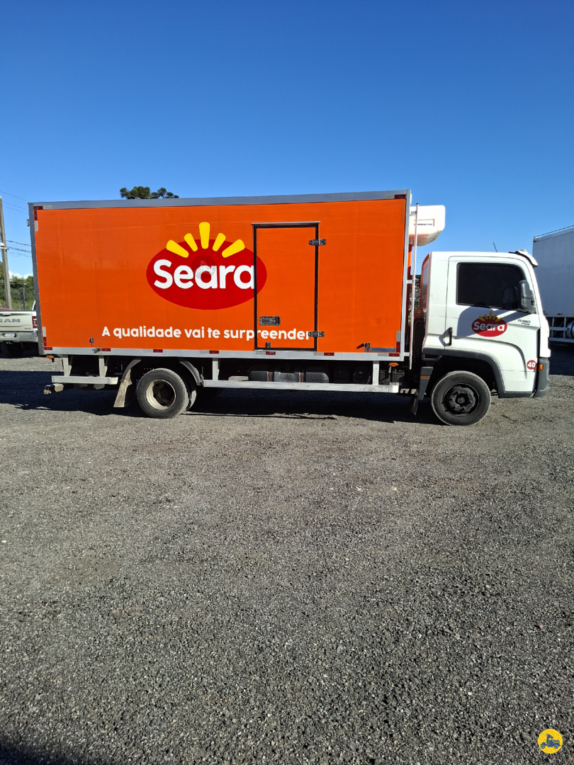 Caminhão VOLKSWAGEN VW 11180 Baú Refrigerado ANO 2020 de LG Caminhões no Paraná