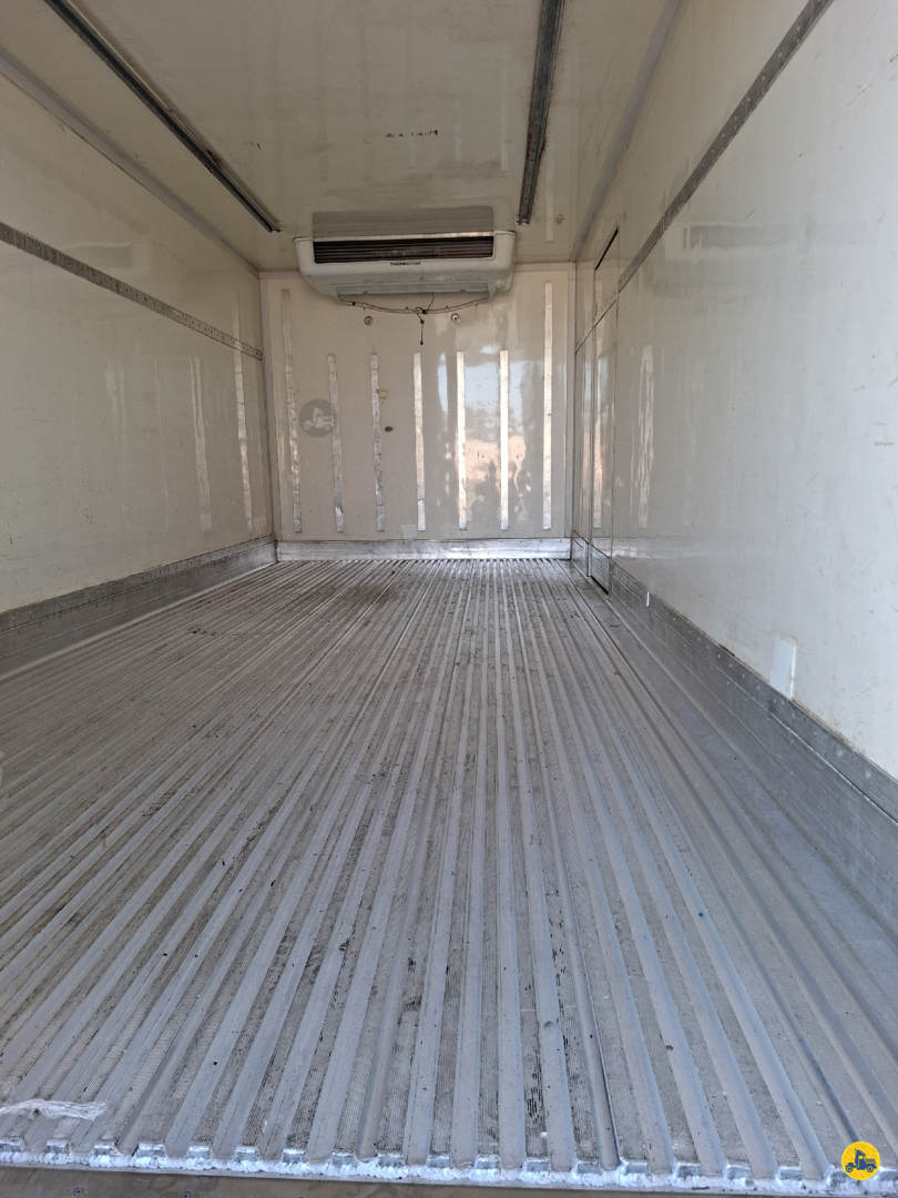 Caminhão VOLKSWAGEN VW 11180 Baú Refrigerado ANO 2020 de LG Caminhões no Paraná