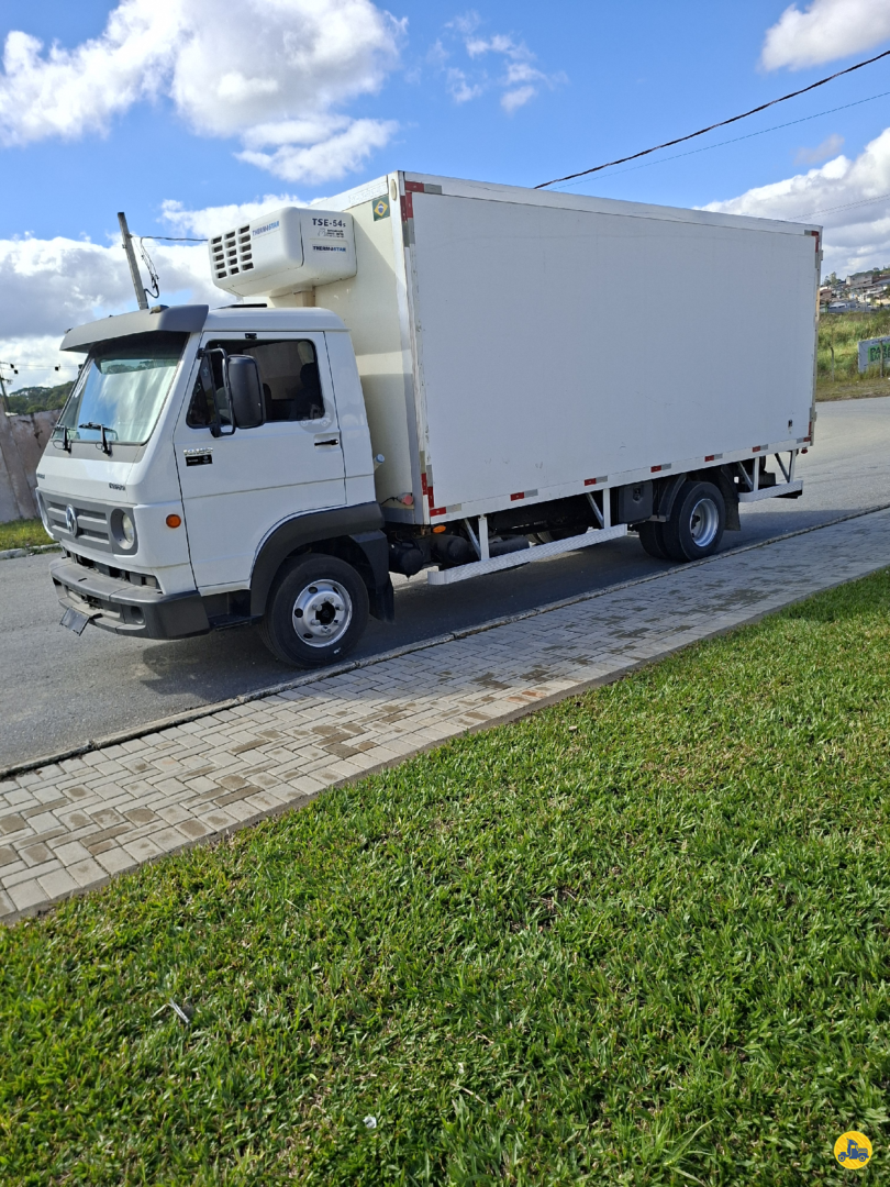 Caminhão VOLKSWAGEN VW 10160 Baú Refrigerado ANO 2018 de LG Caminhões no Paraná