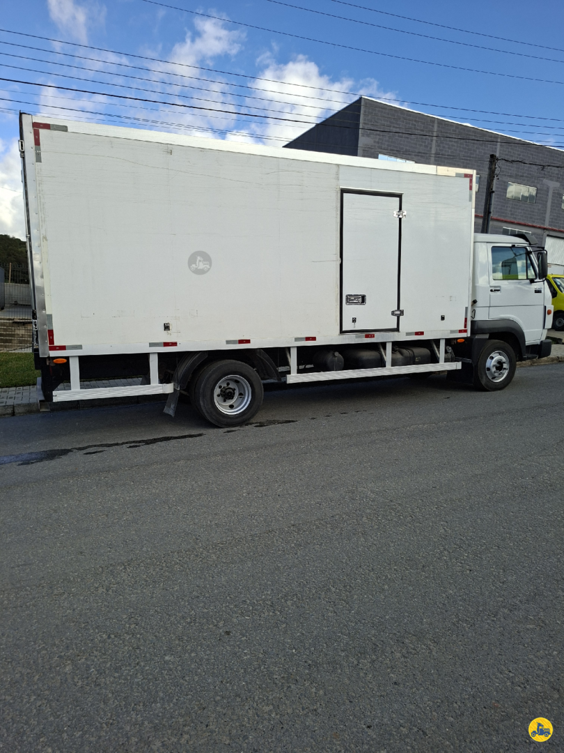 Caminhão VOLKSWAGEN VW 10160 Baú Refrigerado ANO 2018 de LG Caminhões no Paraná