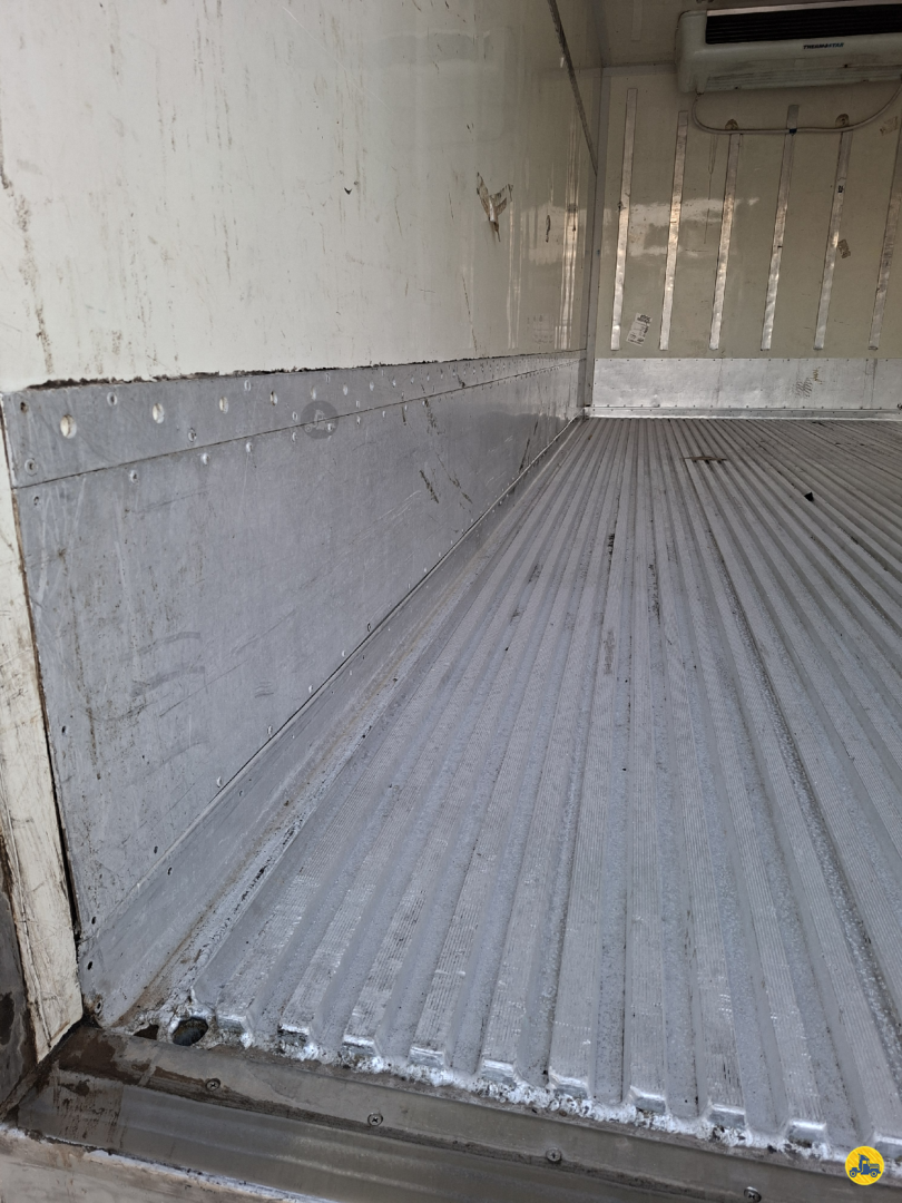 Caminhão VOLKSWAGEN VW 10160 Baú Refrigerado ANO 2018 de LG Caminhões no Paraná