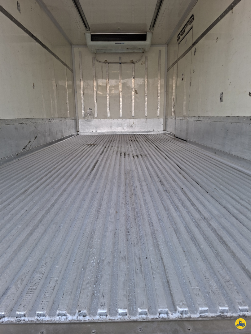 Caminhão VOLKSWAGEN VW 10160 Baú Refrigerado ANO 2018 de LG Caminhões no Paraná