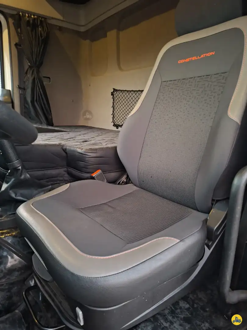 Caminhão VOLKSWAGEN VW 24280 Baú Refrigerado ANO 2022 de LG Caminhões no Paraná