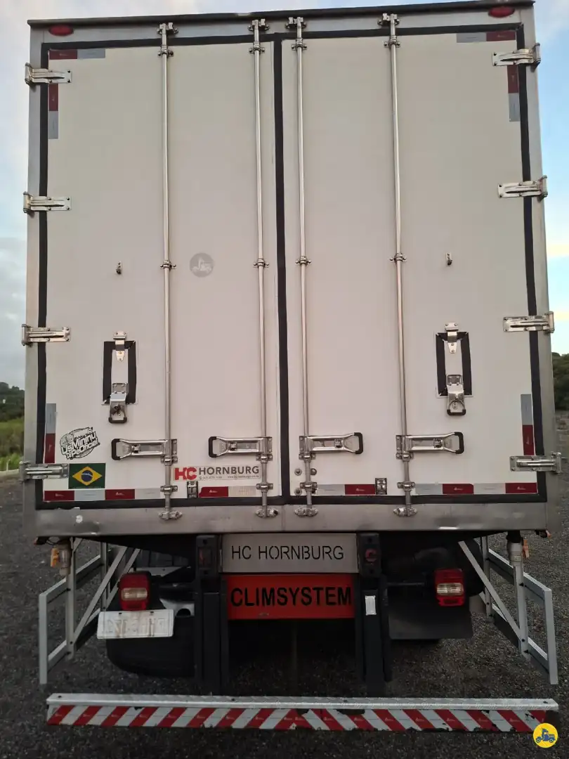 Caminhão VOLKSWAGEN VW 24280 Baú Refrigerado ANO 2022 de LG Caminhões no Paraná