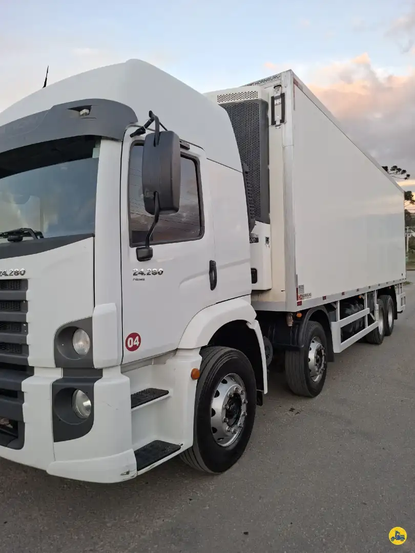 Caminhão VOLKSWAGEN VW 24280 Baú Refrigerado ANO 2022 de LG Caminhões no Paraná