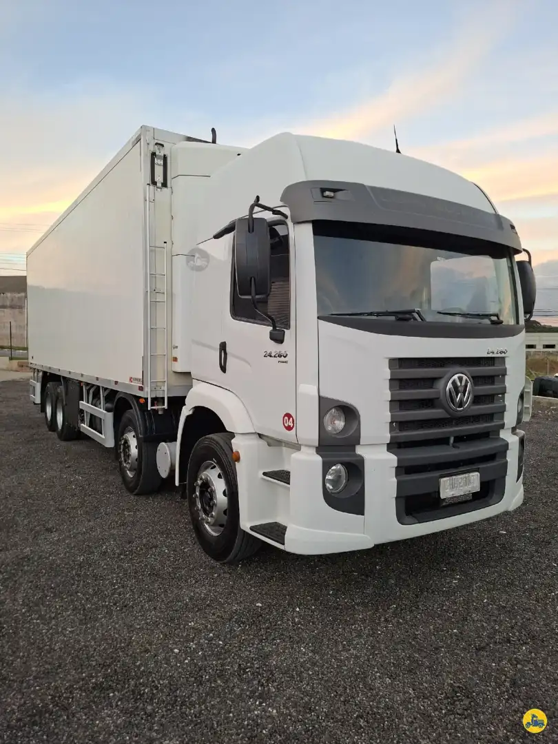 Caminhão VOLKSWAGEN VW 24280 Baú Refrigerado ANO 2022 de LG Caminhões no Paraná