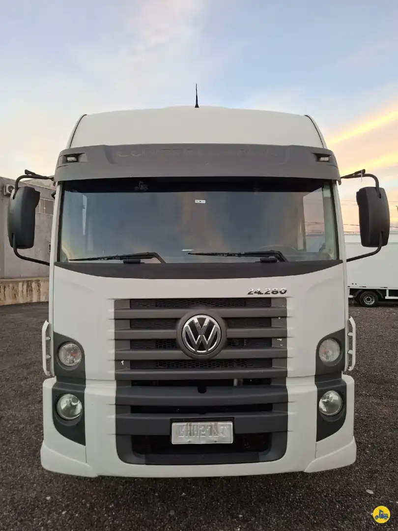 Caminhão VOLKSWAGEN VW 24280 Baú Refrigerado ANO 2022 de LG Caminhões no Paraná