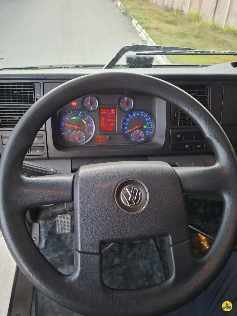 Caminhão VOLKSWAGEN VW 24280 Baú Refrigerado ANO 2022 de LG Caminhões no Paraná