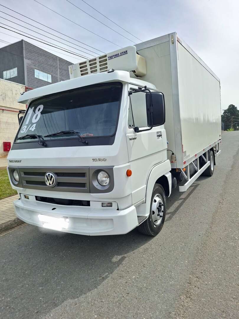Caminhão VOLKSWAGEN VW 10160 Baú Frigorífico ANO 2018 de LG Caminhões no Paraná