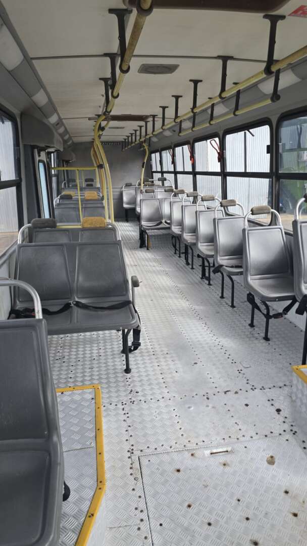 ÔNIBUS MERCEDES BENZ MB 1418 Passageiro ANO 2004 de Durau e Stoco Comercio de Caminhões LTDA no Paraná