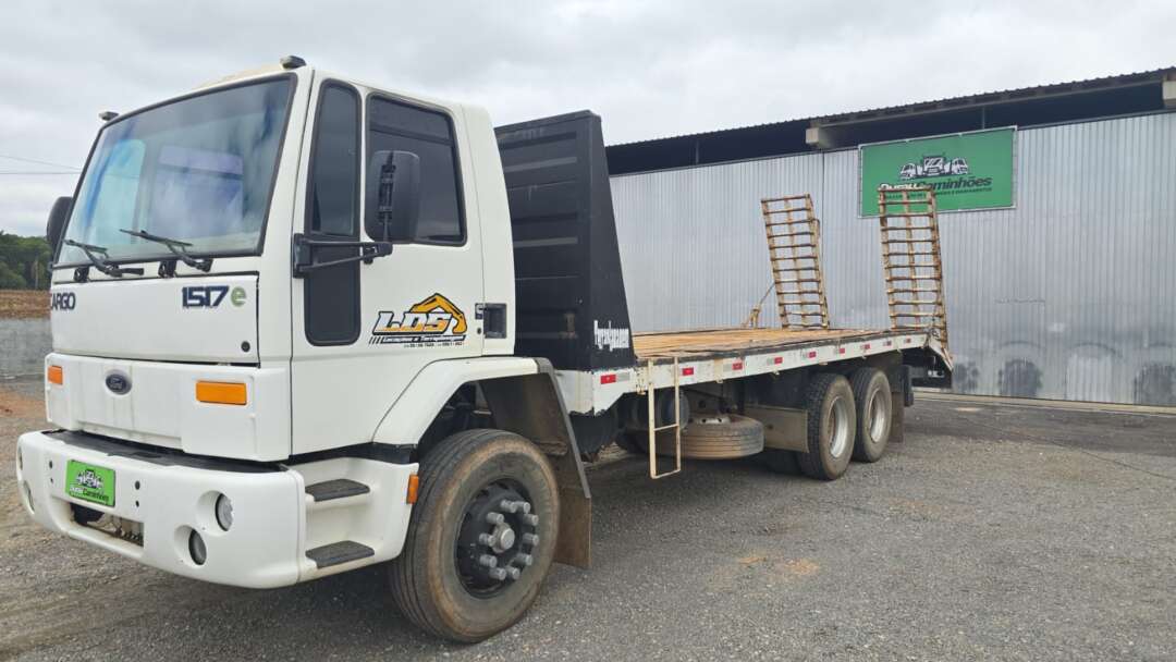 Caminhão FORD CARGO 1517 Prancha ANO 2004 de Durau e Stoco Comercio de Caminhões LTDA no Paraná