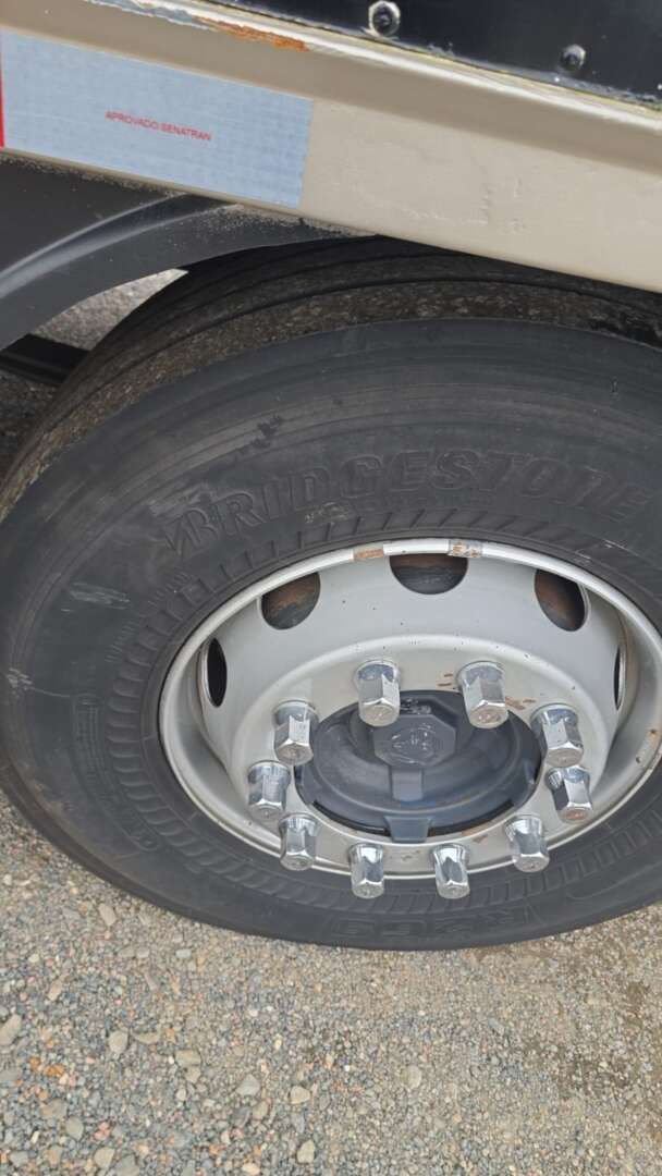 Caminhão SCANIA P310 Baú Furgão + Plataforma Elevatória ANO 2014 de Durau e Stoco Comercio de Caminhões LTDA no Paraná