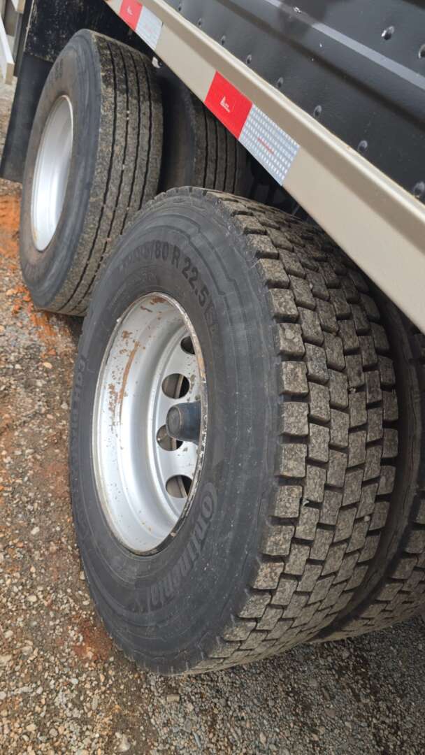 Caminhão SCANIA P310 Baú Furgão + Plataforma Elevatória ANO 2014 de Durau e Stoco Comercio de Caminhões LTDA no Paraná