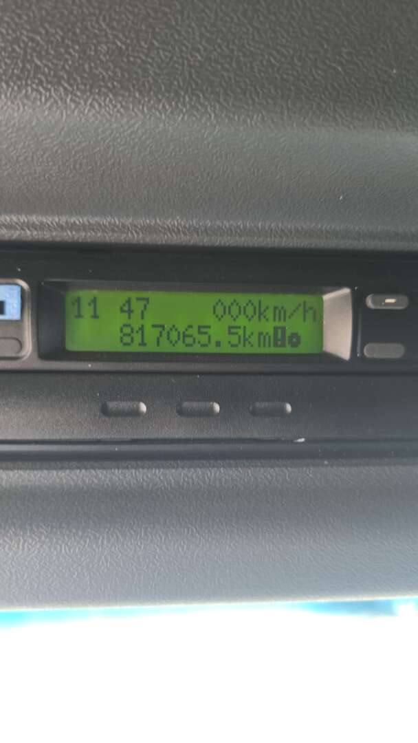 Caminhão SCANIA P310 Baú Furgão + Plataforma Elevatória ANO 2014 de Durau e Stoco Comercio de Caminhões LTDA no Paraná