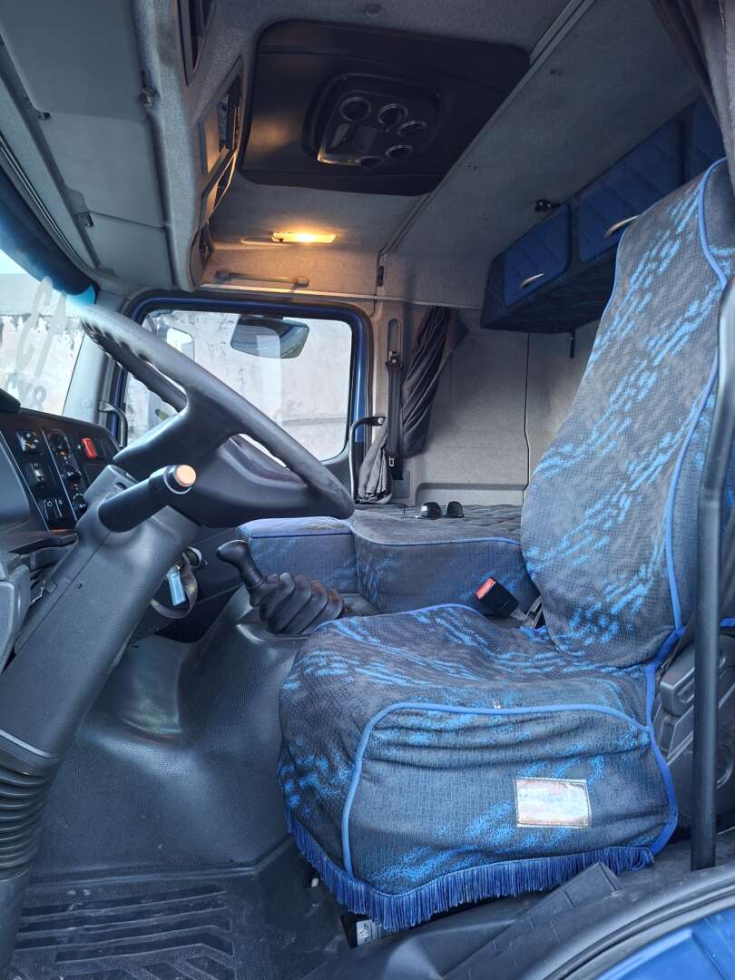 Caminhão MERCEDES BENZ MB 2429 Baú Refrigerado ANO 2013 de LG Caminhões no Paraná