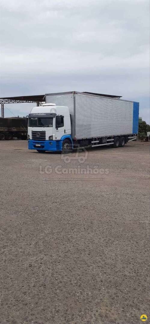 Caminhão VOLKSWAGEN VW 24280 Baú Furgão ANO 2013 de LG Caminhões no Paraná