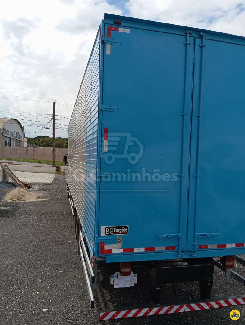 Caminhão VOLKSWAGEN VW 24280 Baú Furgão ANO 2013 de LG Caminhões no Paraná