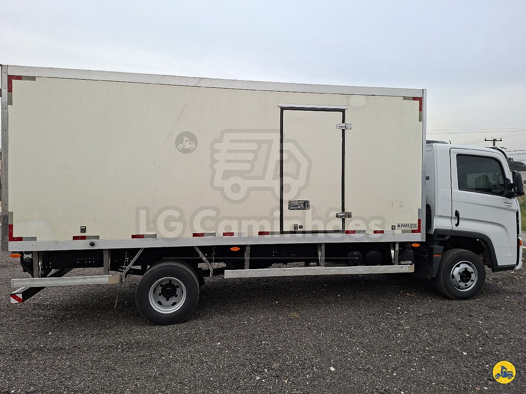 Caminhão VOLKSWAGEN VW 11180 Baú Frigorífico ANO 2022 de LG Caminhões no Paraná