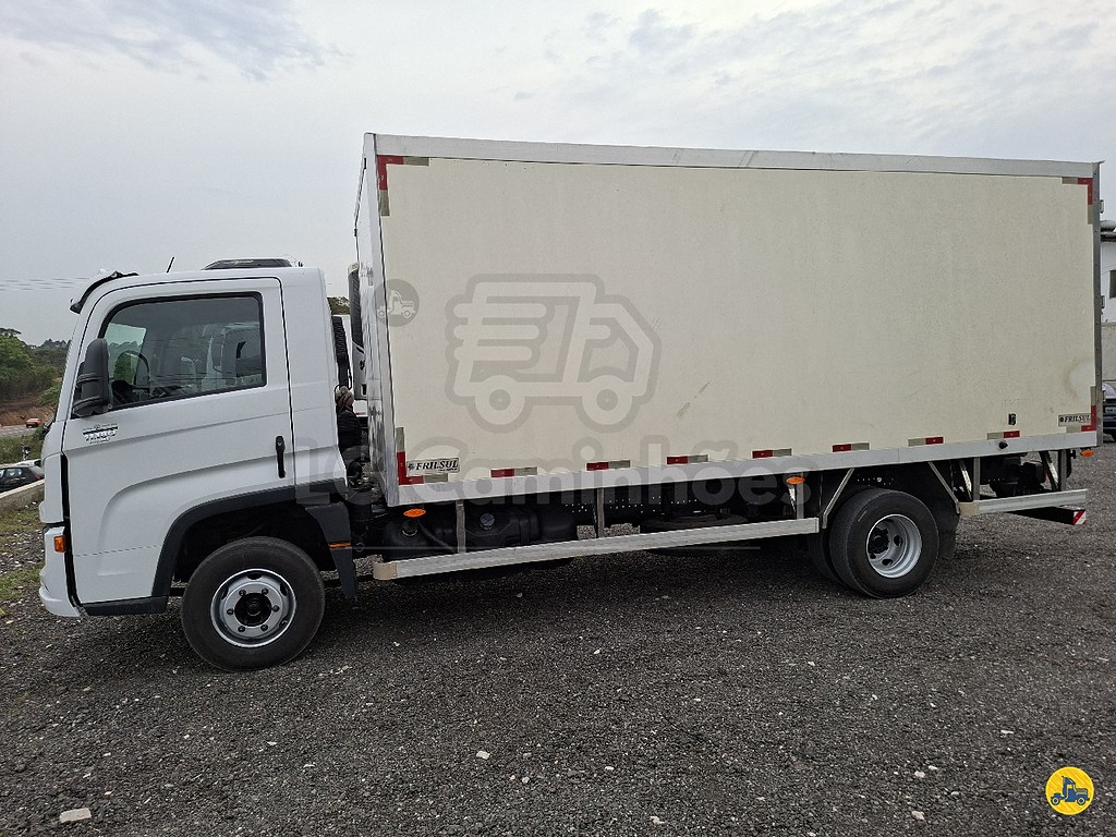 Caminhão VOLKSWAGEN VW 11180 Baú Frigorífico ANO 2022 de LG Caminhões no Paraná