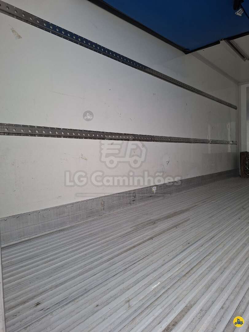 Caminhão VOLKSWAGEN VW 11180 Baú Frigorífico ANO 2022 de LG Caminhões no Paraná