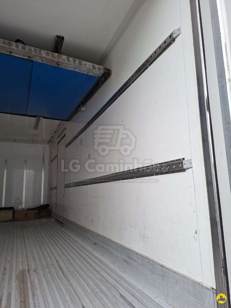 Caminhão VOLKSWAGEN VW 11180 Baú Frigorífico ANO 2022 de LG Caminhões no Paraná