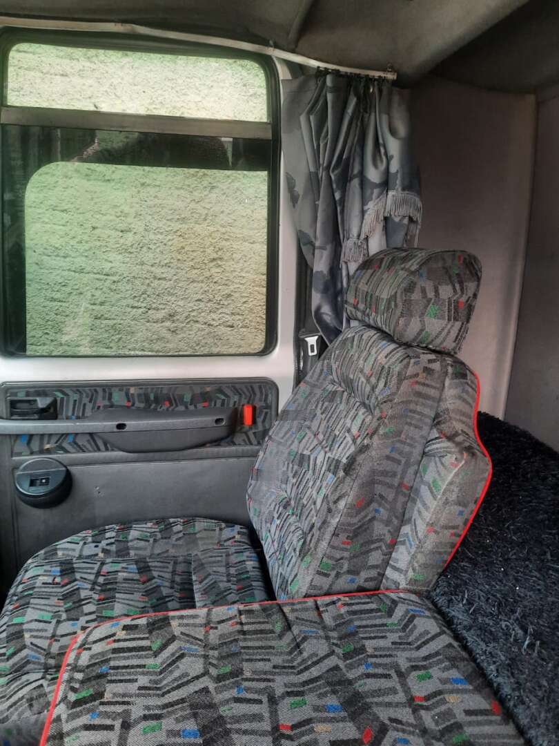 Caminhão FORD CARGO 815 Boiadeiro ANO 2012 de LG Caminhões no Paraná