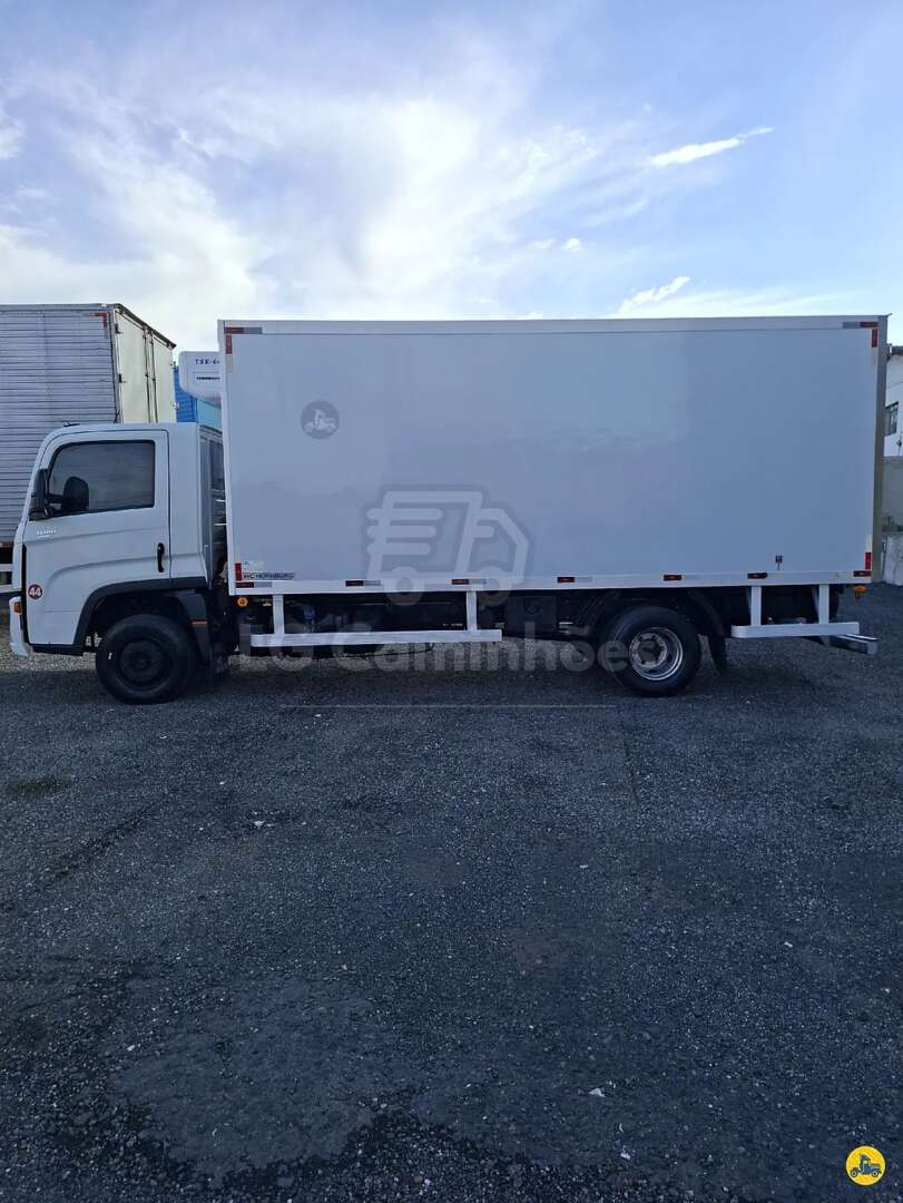 Caminhão VOLKSWAGEN VW 11180 Baú Refrigerado ANO 2020 de LG Caminhões no Paraná