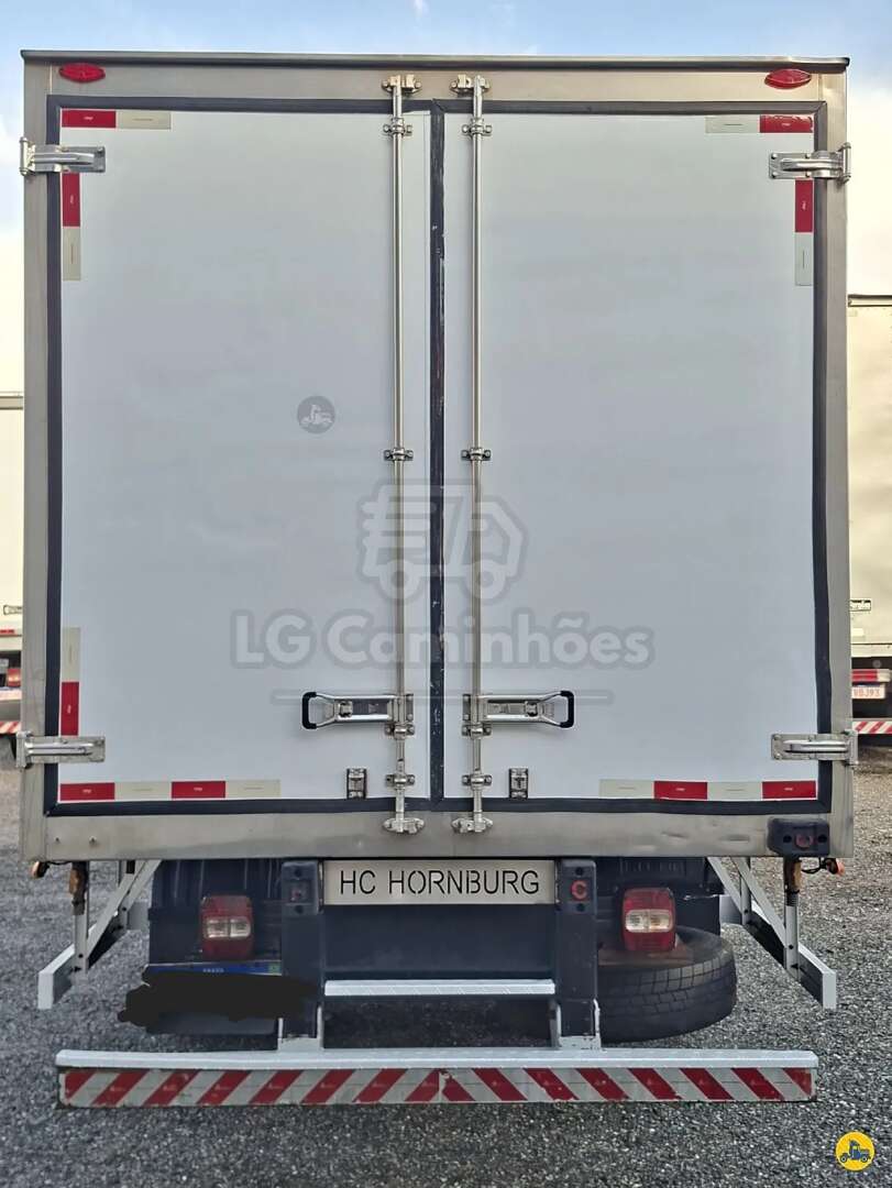 Caminhão VOLKSWAGEN VW 11180 Baú Refrigerado ANO 2020 de LG Caminhões no Paraná
