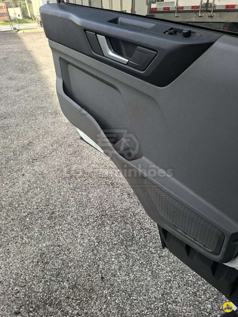 Caminhão VOLKSWAGEN VW 11180 Baú Refrigerado ANO 2020 de LG Caminhões no Paraná
