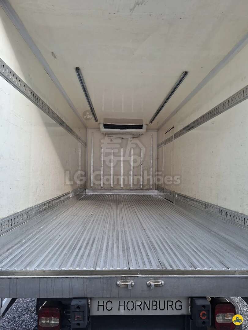 Caminhão VOLKSWAGEN VW 11180 Baú Refrigerado ANO 2020 de LG Caminhões no Paraná
