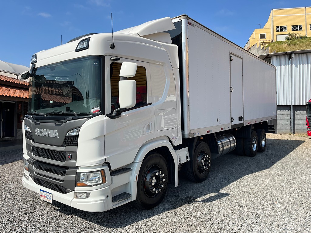 Caminhão SCANIA P360 Baú Furgão ANO 2021 de Siqueira Caminhões em São Paulo