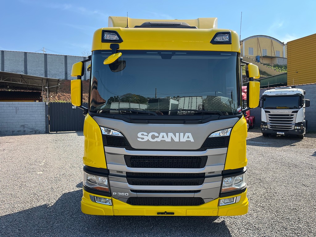 Caminhão SCANIA P360 Chassis ANO 2022 de Siqueira Caminhões em São Paulo
