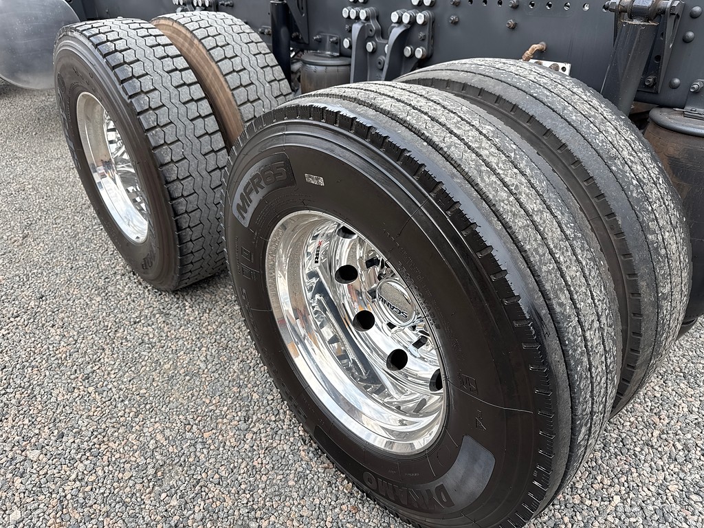 Caminhão SCANIA P360 Chassis ANO 2021 de Siqueira Caminhões em São Paulo