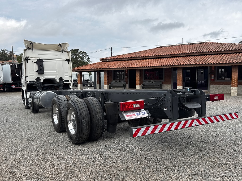 Caminhão SCANIA P360 Chassis ANO 2021 de Siqueira Caminhões em São Paulo