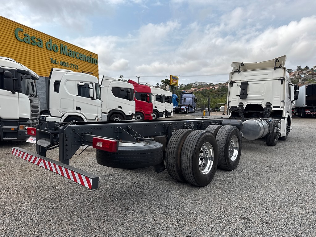 Caminhão SCANIA P360 Chassis ANO 2021 de Siqueira Caminhões em São Paulo