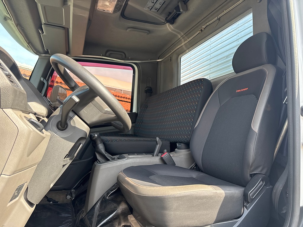 Caminhão VOLKSWAGEN VW 11180 Baú Furgão ANO 2022 de Siqueira Caminhões em São Paulo