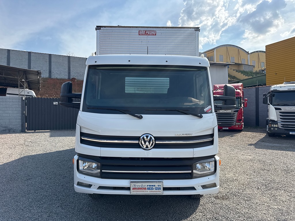 Caminhão VOLKSWAGEN VW 11180 Baú Furgão ANO 2022 de Siqueira Caminhões em São Paulo