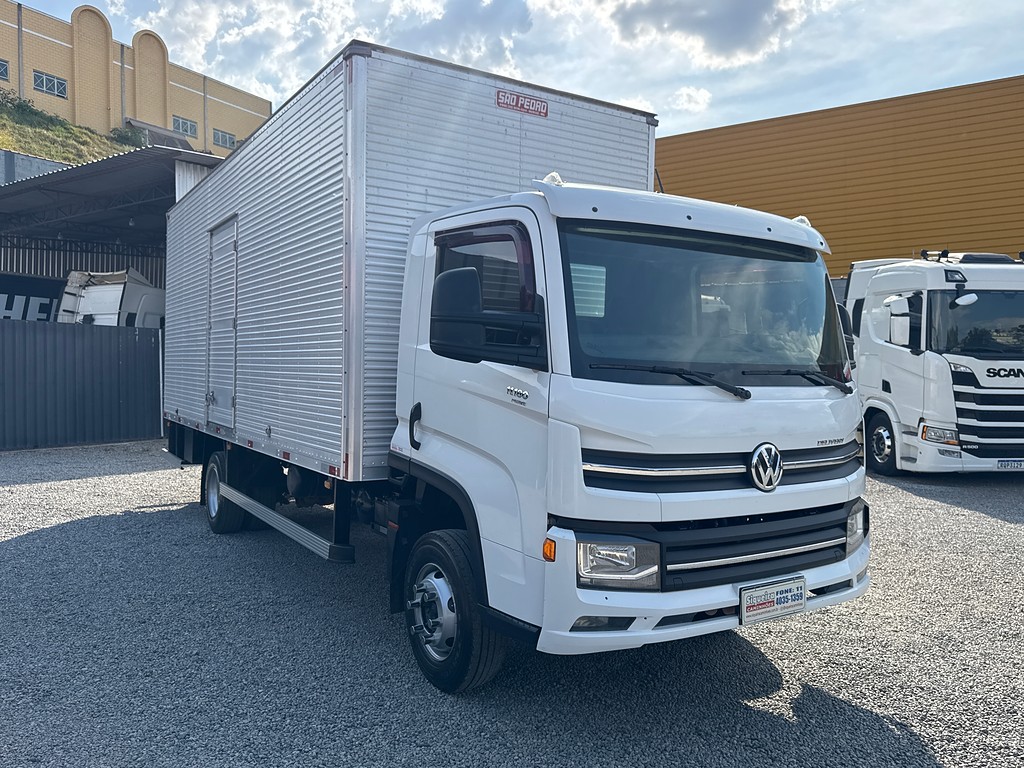 Caminhão VOLKSWAGEN VW 11180 Baú Furgão ANO 2022 de Siqueira Caminhões em São Paulo