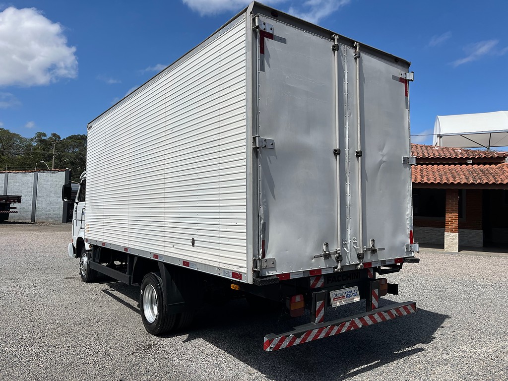 Caminhão VOLKSWAGEN VW 9150 Baú Furgão ANO 2009 de Siqueira Caminhões em São Paulo