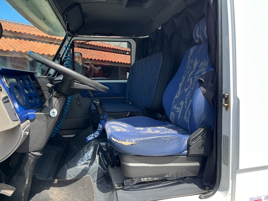 Caminhão VOLKSWAGEN VW 9150 Baú Furgão ANO 2009 de Siqueira Caminhões em São Paulo