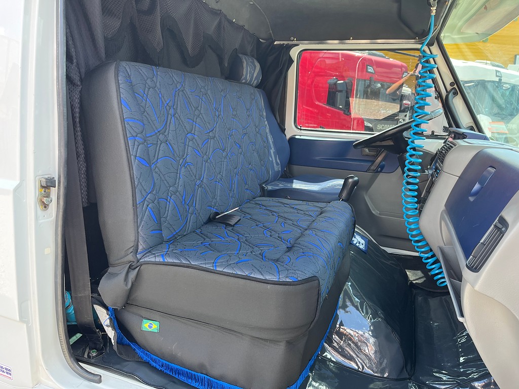 Caminhão VOLKSWAGEN VW 9150 Baú Furgão ANO 2009 de Siqueira Caminhões em São Paulo