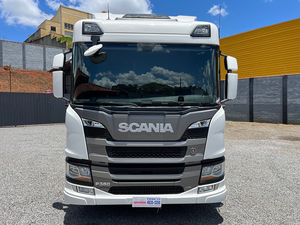 Caminhão SCANIA P360 Chassis ANO 2021 de Siqueira Caminhões em São Paulo
