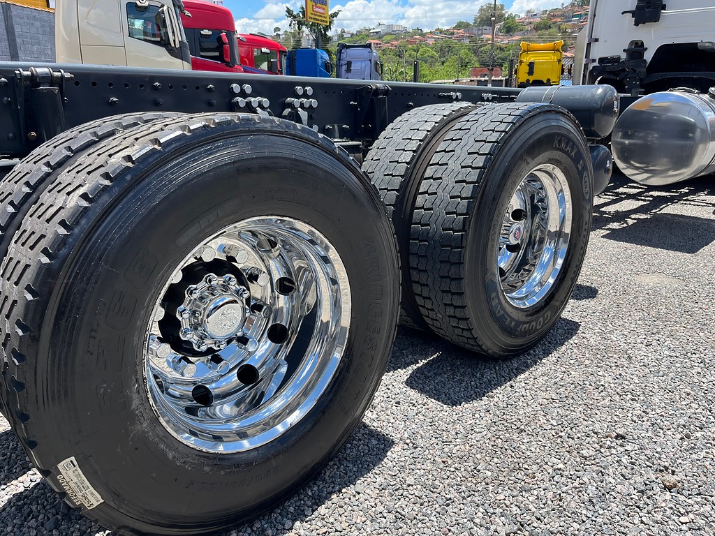 Caminhão SCANIA P360 Chassis ANO 2021 de Siqueira Caminhões em São Paulo